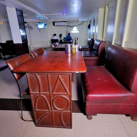 Hotel Paradise Kanpur Luaran gambar