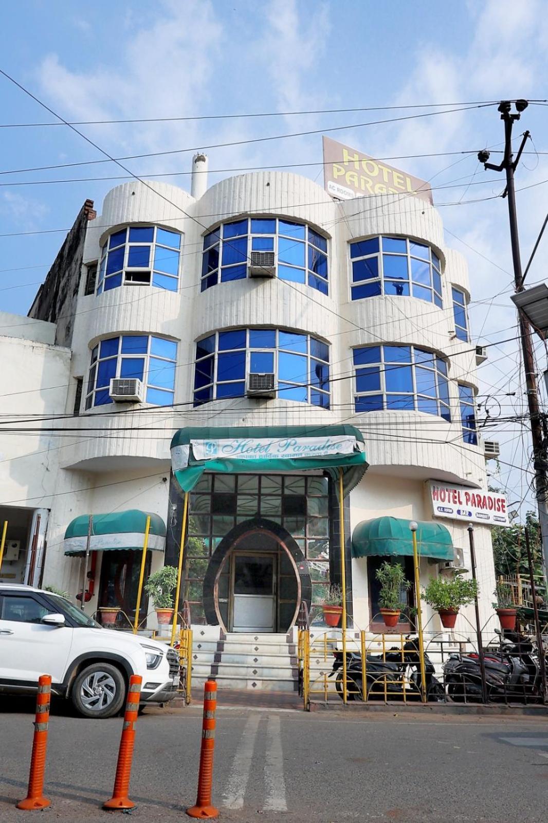 Hotel Paradise Kanpur Luaran gambar